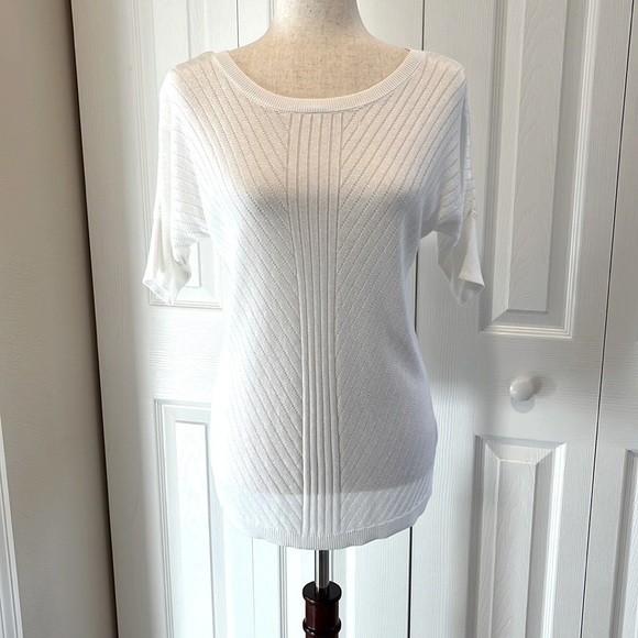 NWOT-Apt. 9 Short Sleeve Crew Neck Sweater. - Picture 1 of 9